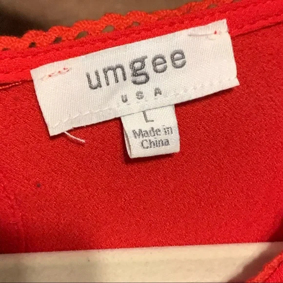 SOLD** Sz L Boho red embroidered floral details bell sleeve top. - Picture 3 of 10